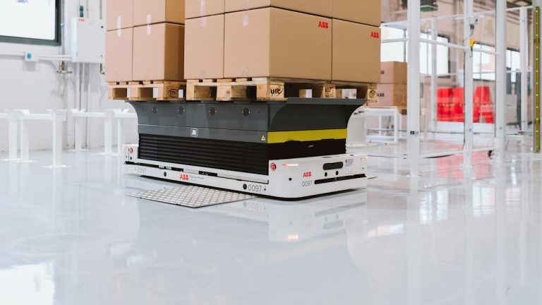 Abb robot mobili autonomi centro madrid