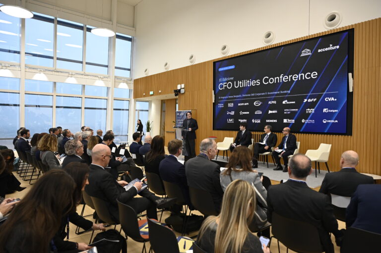 Utilities e transizione energetica: il nuovo equilibrio tra reti, rinnovabili e data center