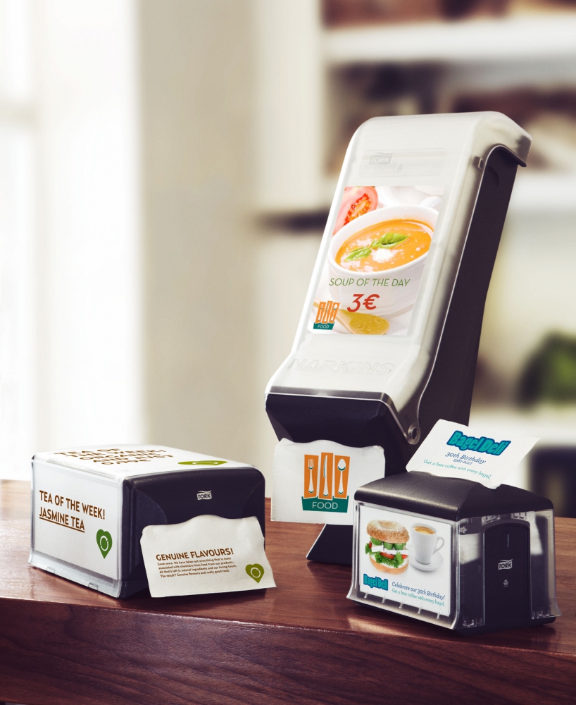 dispenser neri Tork per tovaglioli intercalati