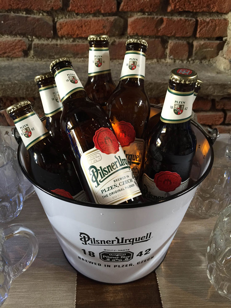 Pilsner_Urquell_brown_bottle_secchiello