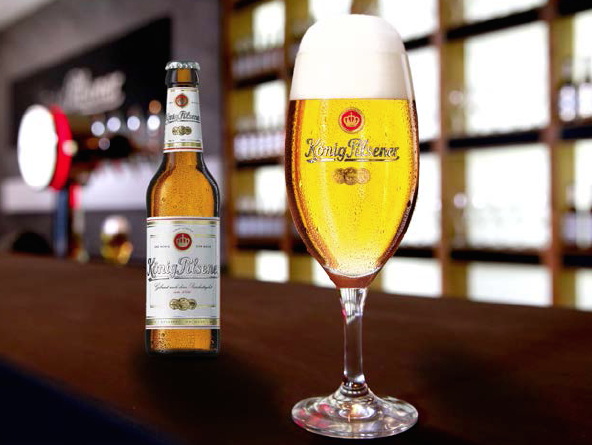 konig_pilsener_calice_bottiglia