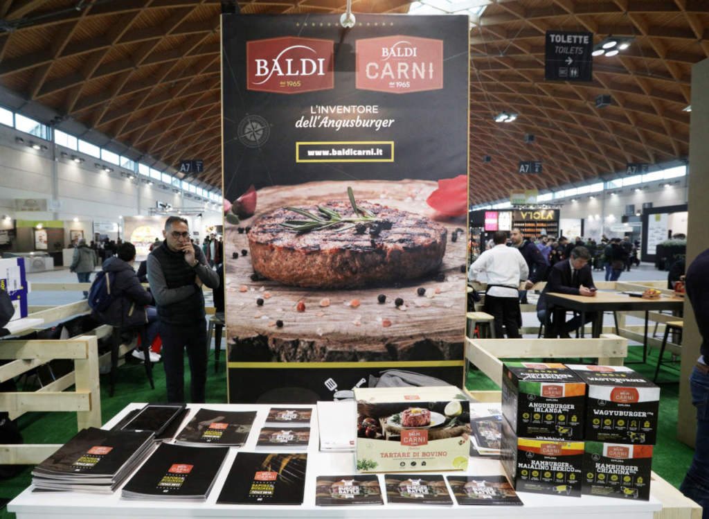 Il corner dello sponsor Baldi Carni con la ricca gamma di hambuger.
