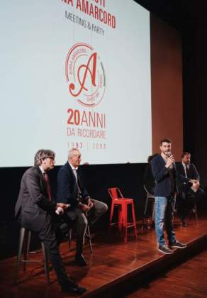 il ceo Andrea Bagli presenta i risultati di Birra Amarcòrd sul palco del Palacongressi di Riccione.