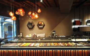 Pasticceria Besuschio nuovo bancone