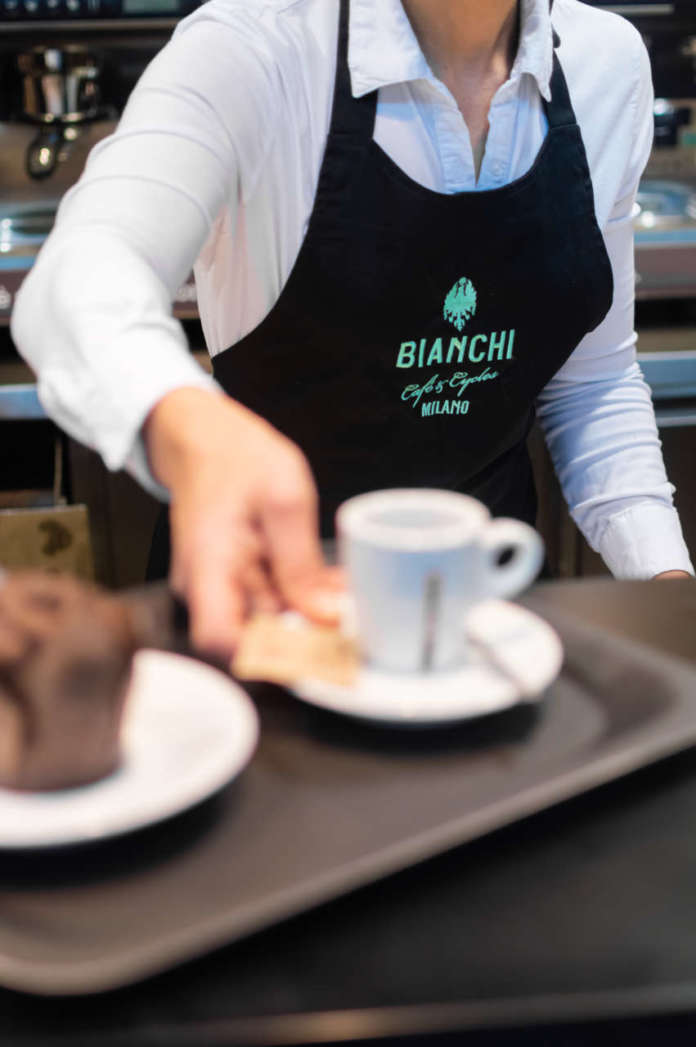 Un espresso al nuovo Bianchi Cafè & Cycles