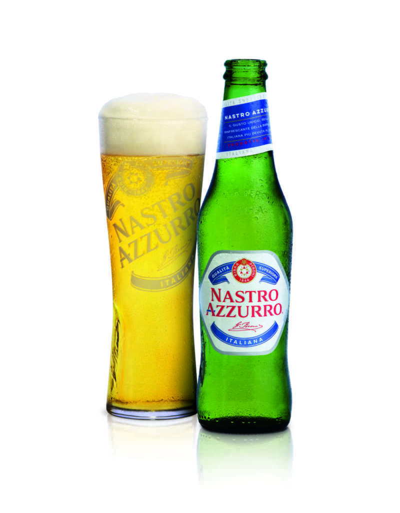 Bottiglia e bicchiere Nastro Azzurro