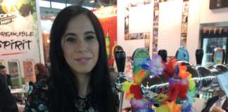 Brindisi con la birra allo stand Biscaldi a Beer Attraction 2019 a RiminiFiera