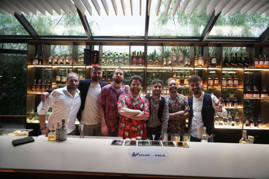 RUN THE MIX TEAM SOUTHERN RUNNERS + COACH