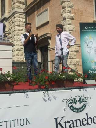 Il presentatore Bruno Vanzan con il professor IPSIA Donato Valle