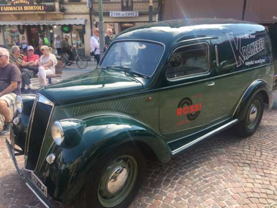 Il furgone Lancia Ardea 800 del 1951 utilizzato come banco bar mobile per la degustazione pubblica di Kranebet