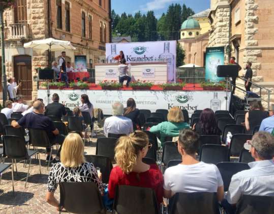 Il palco Kranebet Cocktail Competition in piazza Risorgimento ad Asiago