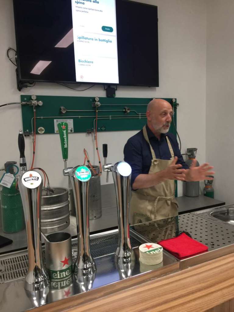 Lezione di spillatura all'Università della Birra