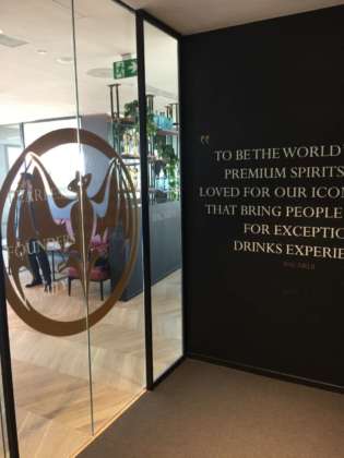 Ingresso 14° piano della nuova sede mkt di Bacardi-Martini a Milano