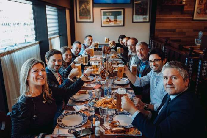 Lowengrube accordo AB InBev 2 low Brindisi per l'accordo Löwengrube con AB-InBev