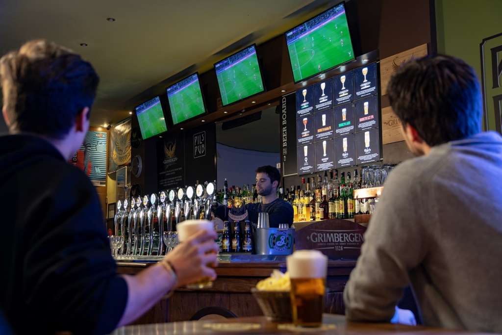 Sky Business Bar Hotel