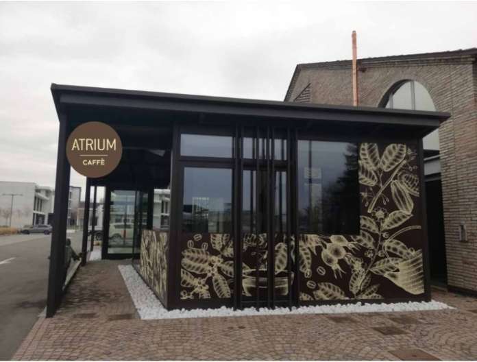 Atrium Caffè visto dall'esterno Atrium Caffè visto dall'esterno
