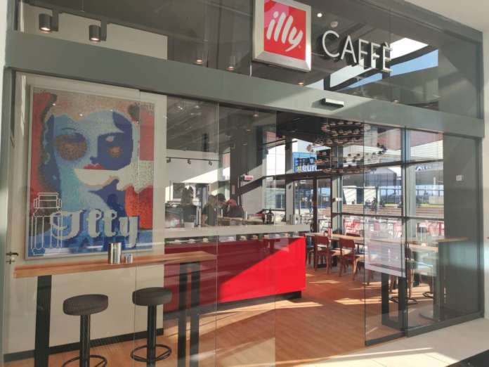 L'ingresso di illy Caffè Roma Maximo