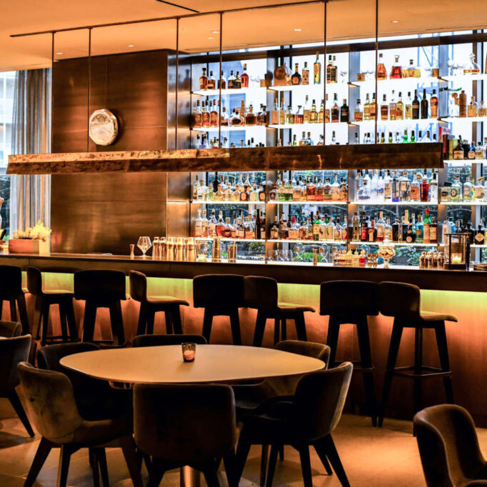 Bar d&rsquo;albergo dell&rsquo;anno: Bulk Mixology Food Bar - Hotel Viu Milan, Milano
