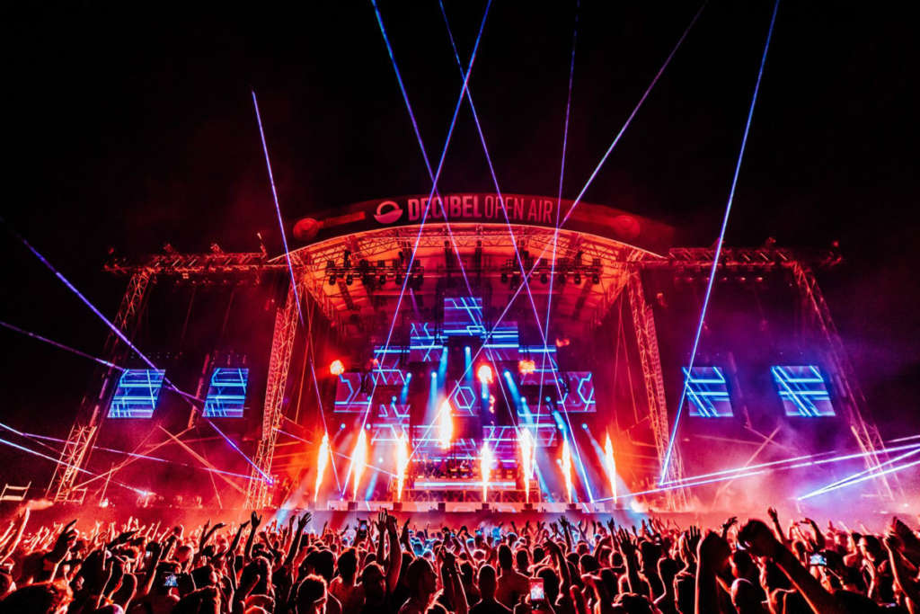 Il festival Decibel Open Air alla Visarno Arena di Firenze ha recentemente confermato lo svolgimento dell’edizione 2021, in calendario sabato 11 e domenica 12 settembre