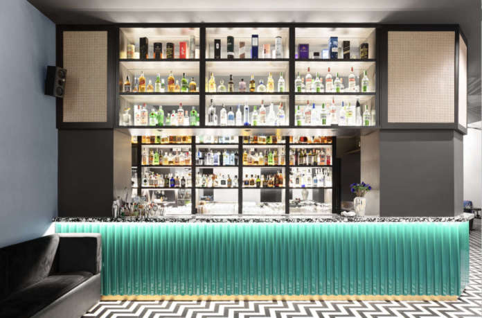 Parentesi Concept Bar, il grande banco bar