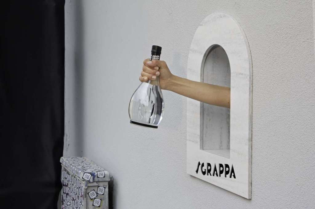 SGRAPPA E VIA! pop-up bar