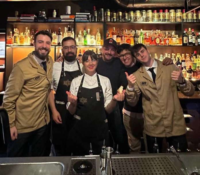 Foto di gruppo dei bartender messicani e italiani a Casa Tobago