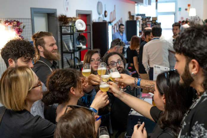 Brindisi birrario a Beer Festival di Modugno