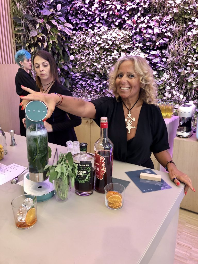 Soda Maker Smeg sposa frizzantezza e design
