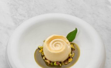 Crema di Pistacchio Mousse di Cioccolato Bianco con Topping al Pistacchio