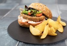 Con Orogel la pausa pranzo è veloce, bilanciata e variegata Orogel Burger proteico melanzane_ristorazione veloce copia_11361446;1_View