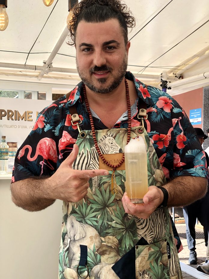 Gina Maria Ciardulli presenta il cocktail Kai Nalu