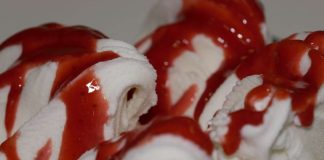 Gelato Yogurt variegato alle fragole