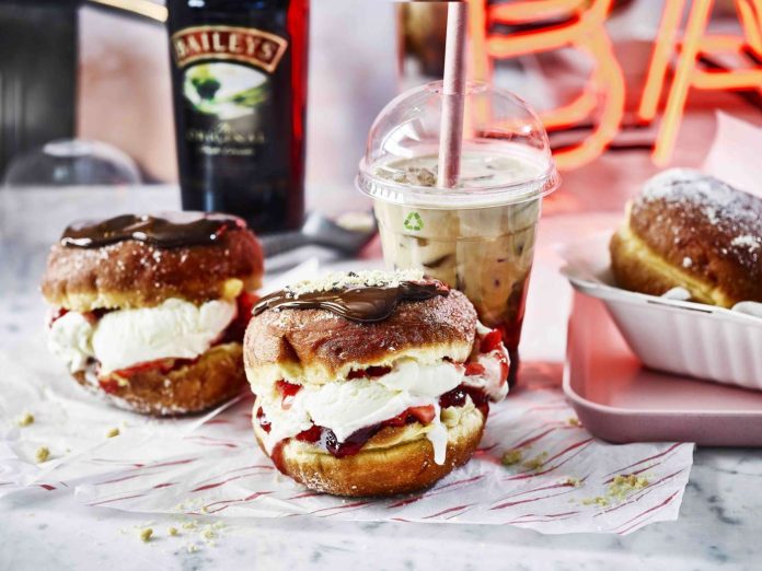 111021_Baileys Treat Report_Cremella_Branded