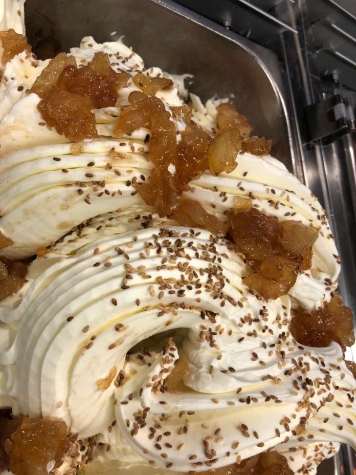 Il nuovo gusto Crema spalmabile pere caramellate con cannella e sesamo bianco