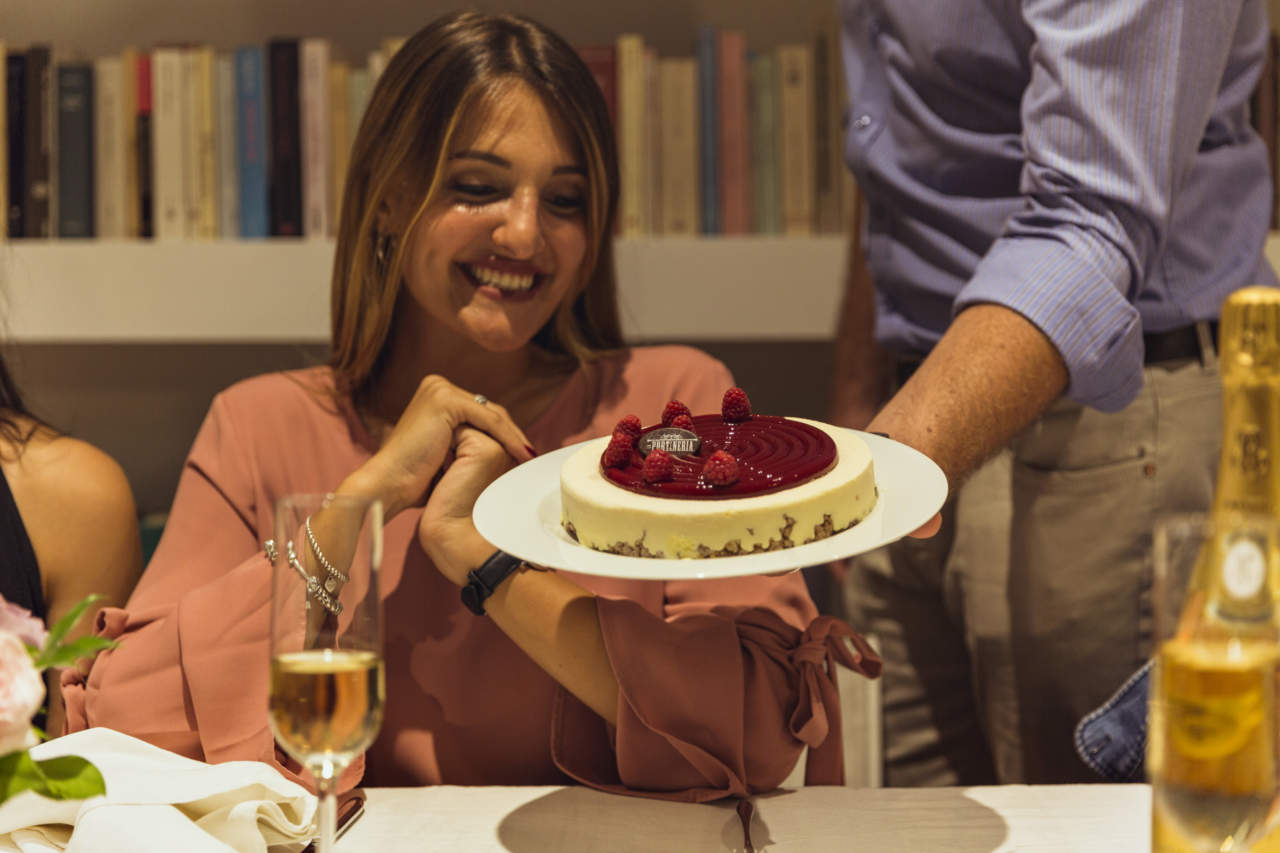 Cosaporto.it - consegna torta di compleanno