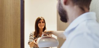 Cosaporto.it - Consegna di una torta di compleanno