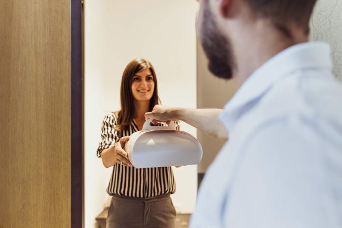 Cosaporto.it - Consegna di una torta di compleanno Cosaporto.it - Consegna di una torta di compleanno