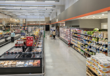 Interno di un punto vendita C+C Cash and Carry con scaffali dedicati a salumi, formaggi e prodotti horeca, rappresentativo della partecipazione di C+C a Host 2025 e del focus su assortimenti professionali e consulenza per il settore fuoricasa