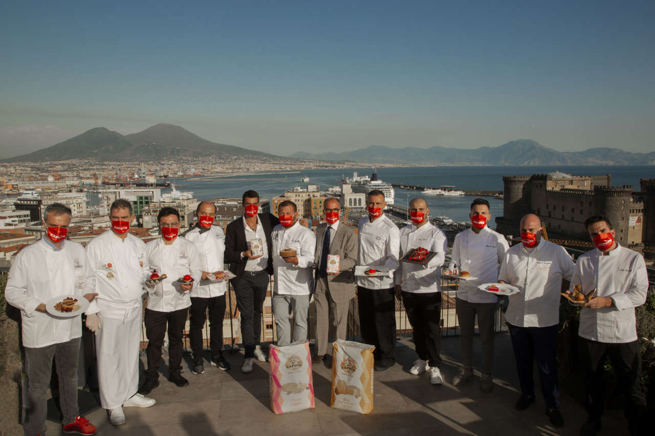Tutti i concorrenti del contest San Gennà 2020 con Antimo e Mauro Caputo presso la terrazza del Renaissance Mediterraneo