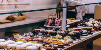 pasticceria vetrina generica