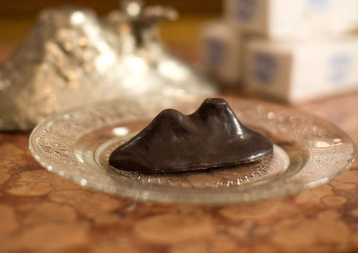 lun4-124 Vesuvio Fabbrica del Cioccolato Gay Odin