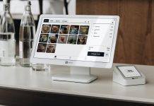 Il sistema di cassa fiscale touchscreen SumUp Cassa Lite e il lettore POS per gestire i pagamenti digitali nei bar.