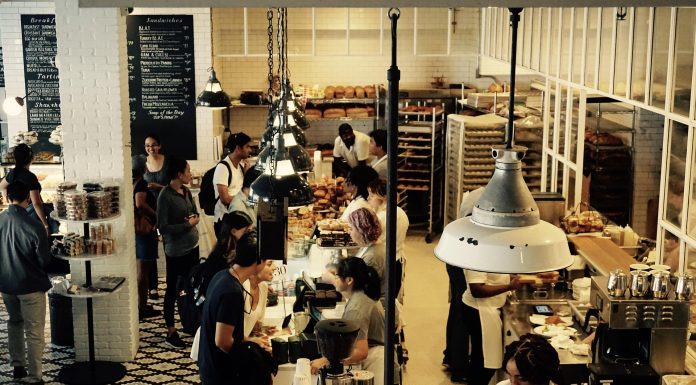 Fuori casa, promo e marketing per tentare il rimbalzo nel 2026