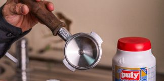pulyCAFF è il primo concetto applicato per la pulizia della macchina espresso