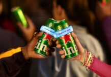 Il Clinker di Heineken, lo smartband che connette gli appassionati di musica con un brindisi Heineken Clinker