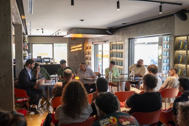 bar di provincia Social table 1