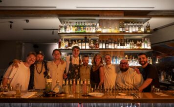 bar di provincia Social table Guest