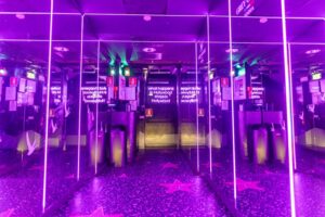 Gen Z alcol nightlife hollywood milano