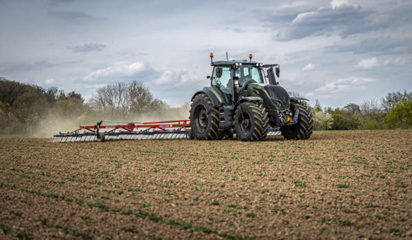 trattori Valtra Unlimited