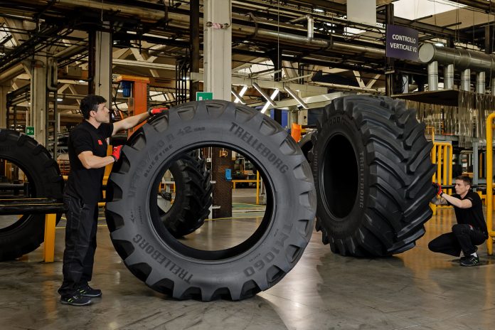 Trelleborg_foto02_TM1060 VF 710_60R42 e TM1000 Progressive Traction VF 900_65R46